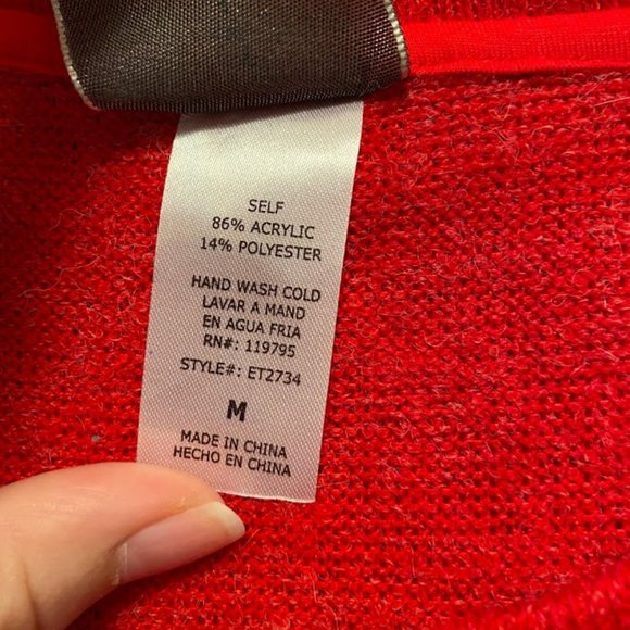 Moon Collection red sweater w/ shoulder studs sz M - Picture 5 of 6